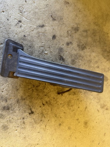 Bmw e90 328i gas pedal - bmw,